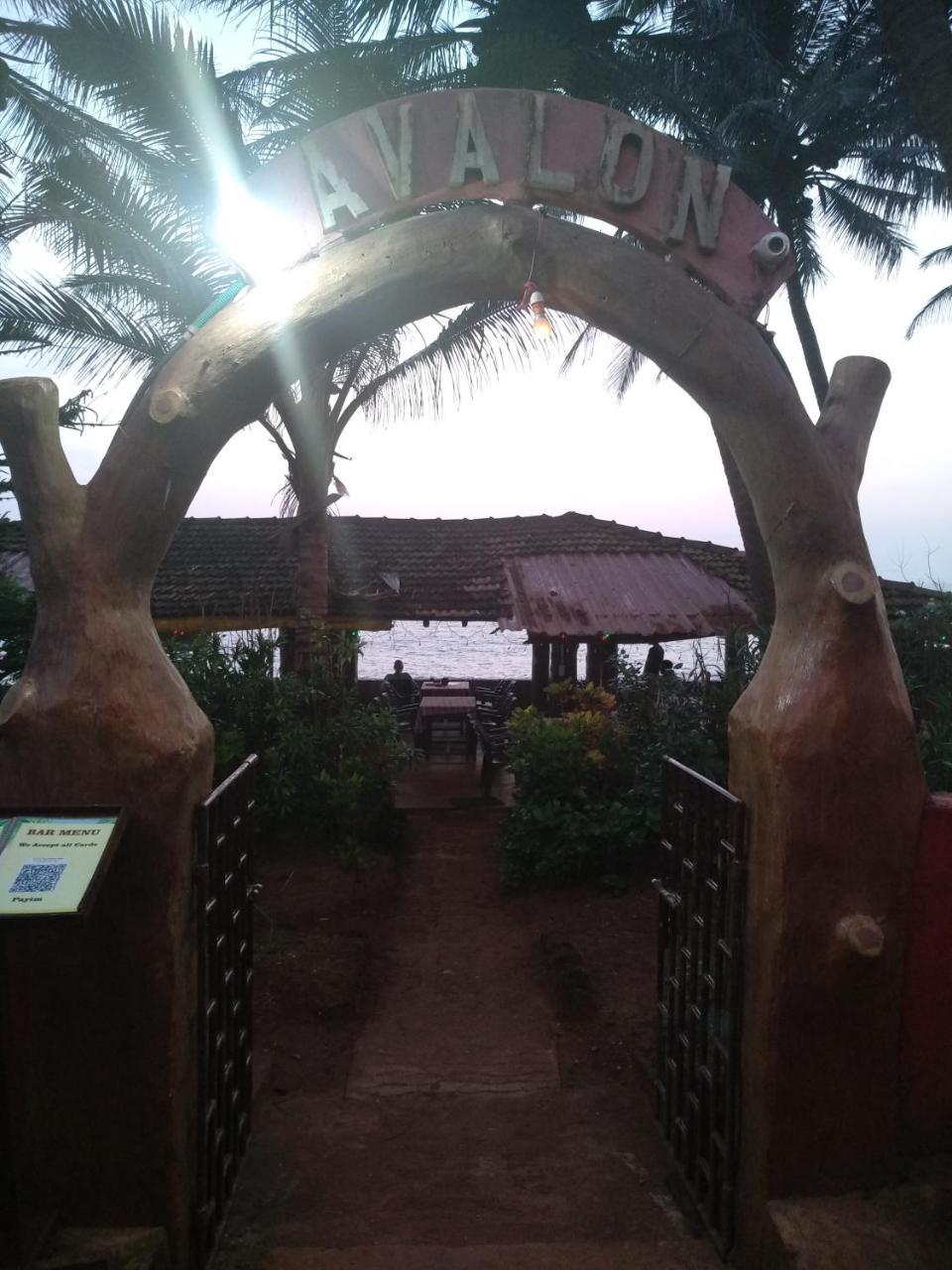 Avalon Sunset Hotel Anjuna Exterior photo